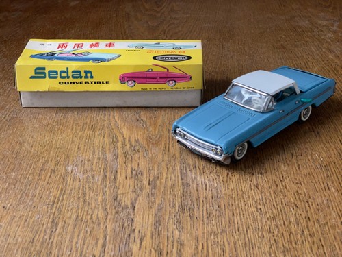 Blechspielzeug auto sedan - blechspielzeug,