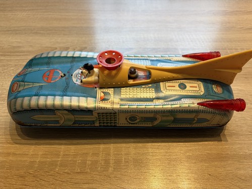 Vintage blechspielzeug auto - blechspielzeug,